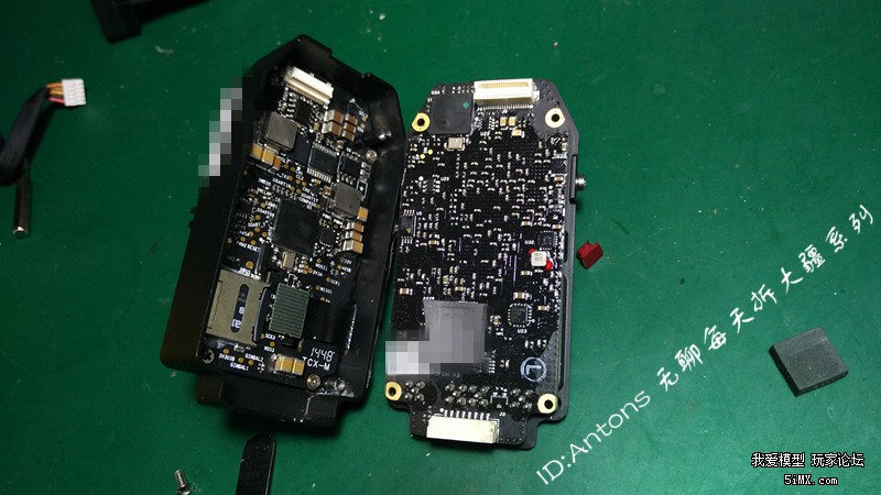 a为 altera公司提供的fpga cyclone v型主控芯片 b为数模转化芯片