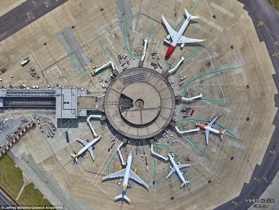 著名航空摄影师航拍英国伦敦盖特威克机场
