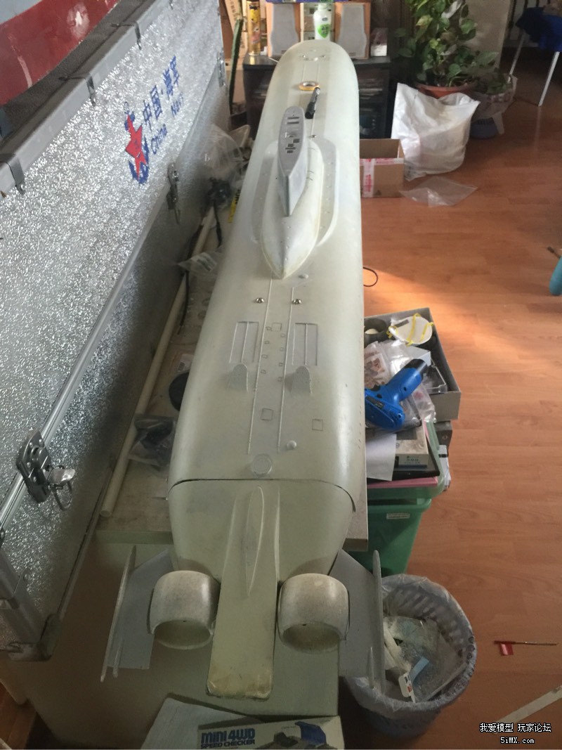 罗马湖舰队1/100台风级潜艇建造中