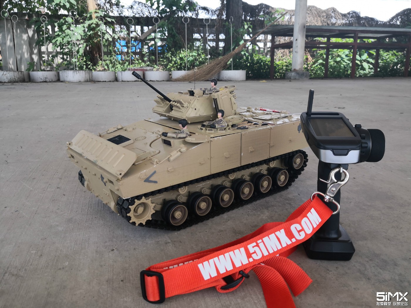 102647hme30fv43wxjb066.jpg