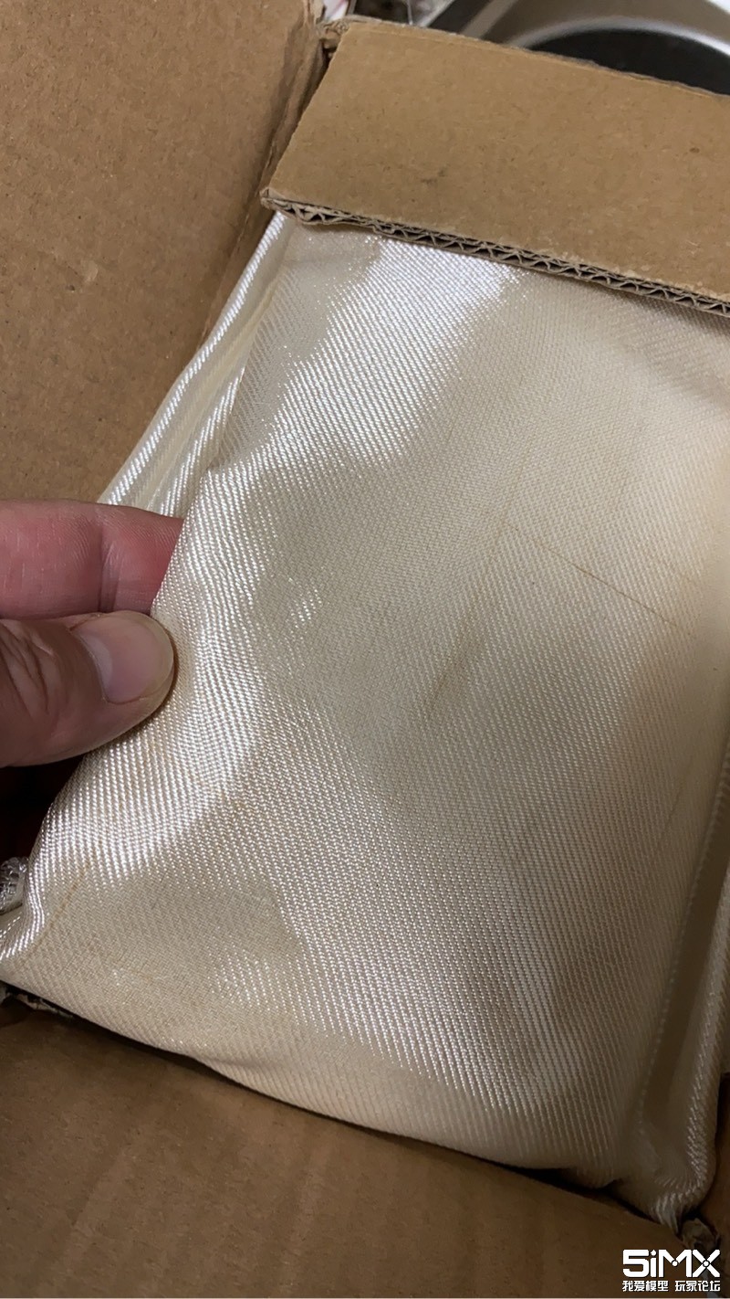 102822fkk9c14e60e66m63.jpg