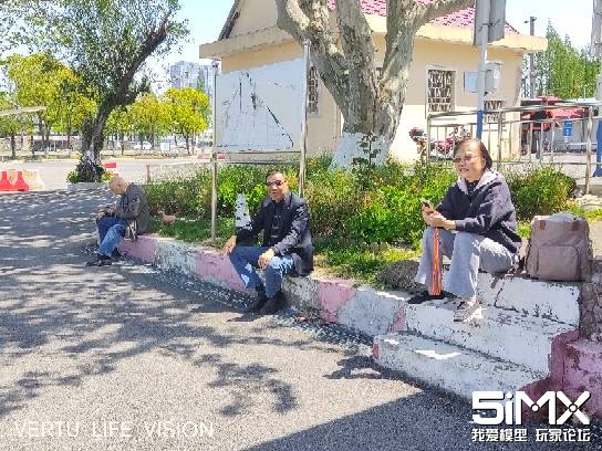 201922lrocixoxixx9krly.jpg