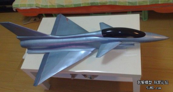 呵呵,j10全国限量版,据说北航出品,玻璃钢的机身哦!