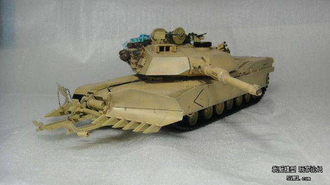 现代美军m1a1ha坦克带扫雷犁(1:35)